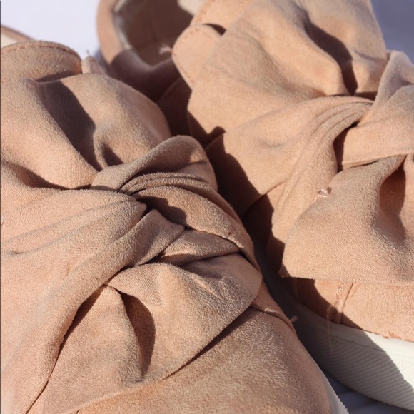 Sneakers by Kenneth Cole - Picture 2 of 4